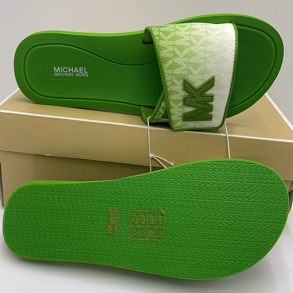Michael Kors Green Slide Logo Sandals Palmer Ombré Signature
Jungle Green
NWT - Picture 4 of 16